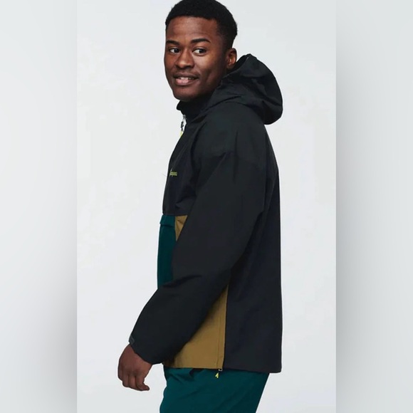 Cotopaxi Men's Black and Green Performance Jacket - Picture 3 of 7